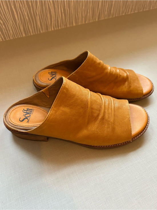 Sofft Shoes - Sofft Mustard Leather Slip-On Mules.Size 9